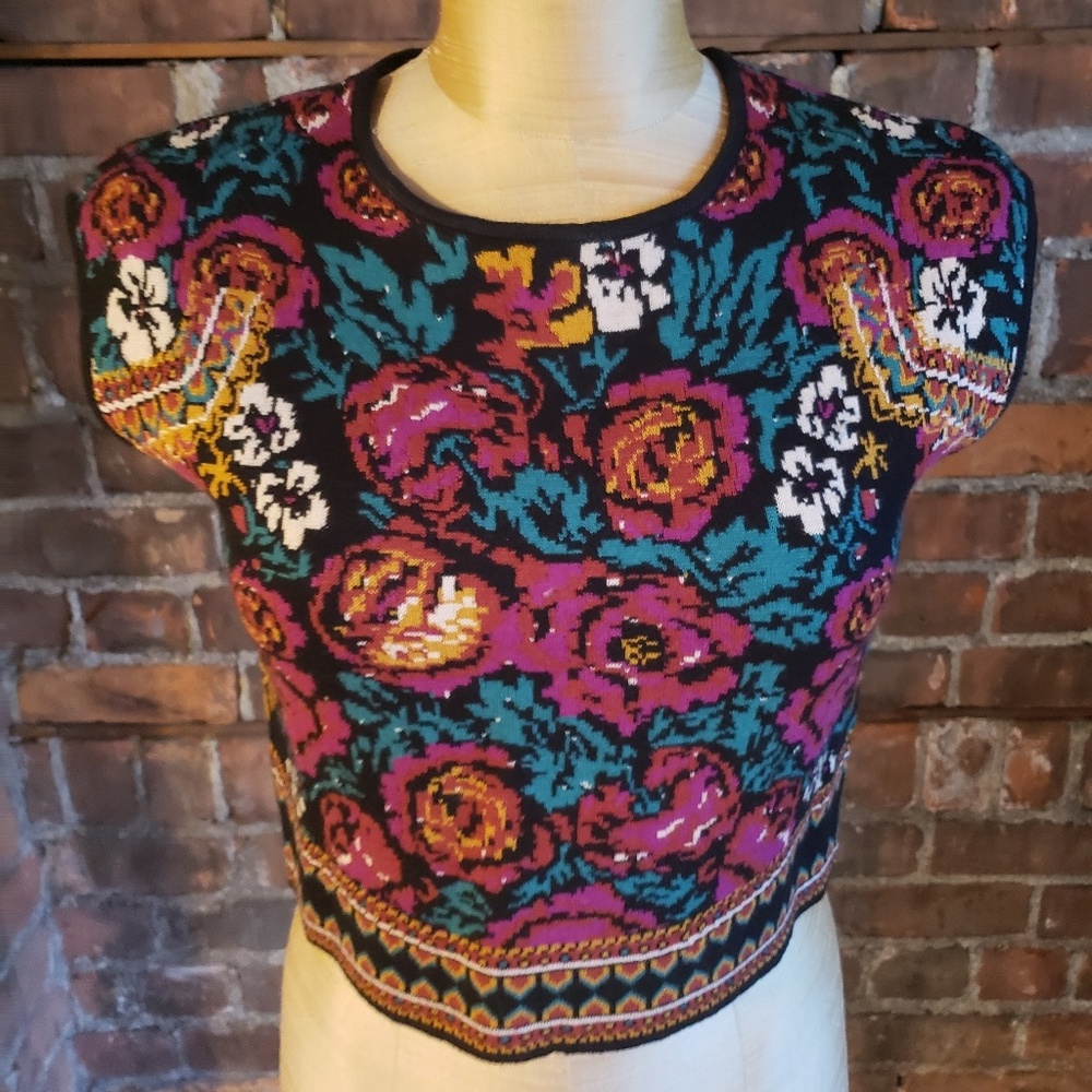 Gorgeous Short Sleeved Sweater